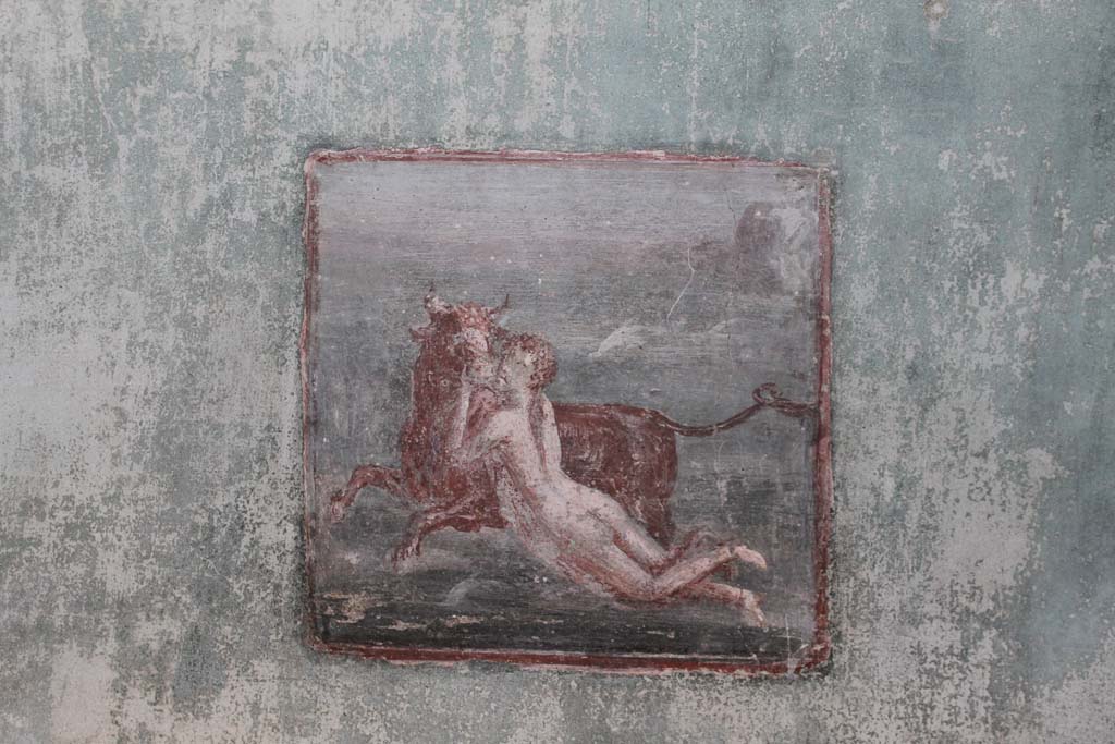 V.1 Herculaneum, March 2014. Room 3, west end of north wall with wall painting of Rape of Europa.
Foto Annette Haug, ERC Grant 681269 DÉCOR.